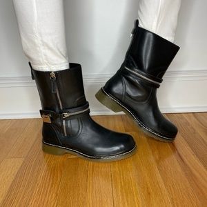 Zara Leather Boots Color Black